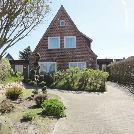 1 With Southeast Terrace, Luetje Gaadt * Westerland