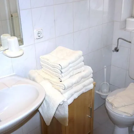 Prázdninový dům 1 With Southeast Terrace, Luetje Gaadt