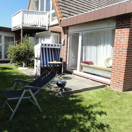 1 With Southeast Terrace, Luetje Gaadt *