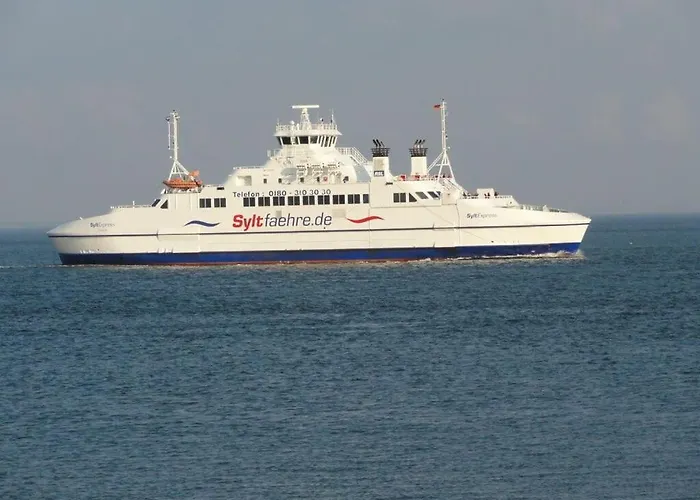 Vakantiehuis 1 With Southeast Terrace, Luetje Gaadt