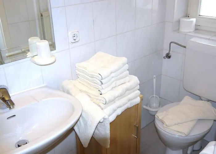 Vakantiehuis 1 With Southeast Terrace, Luetje Gaadt