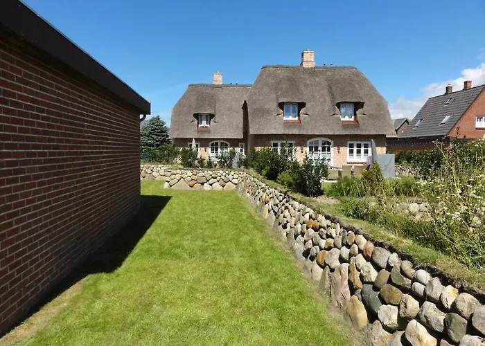 Vakantiehuis 1 With Southeast Terrace, Luetje Gaadt